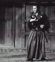 http://commentarytrack.files.wordpress.com/2008/02/yojimbo-still2.jpg